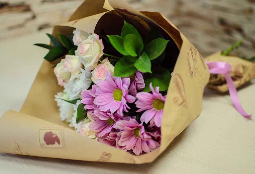 Букет цветов из: Розы и Хризантемы в Поселок санатория имени Герцена