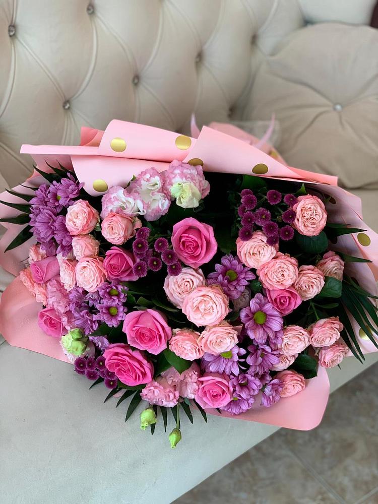 Букет цветов из: Хризантемы, Розы и Лизиантусы в Поселок санатория имени Герцена