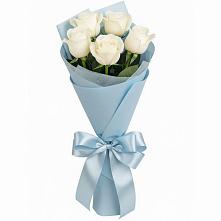 Букет 5 Белых роз Проуд в Поселок санатория имени Герцена