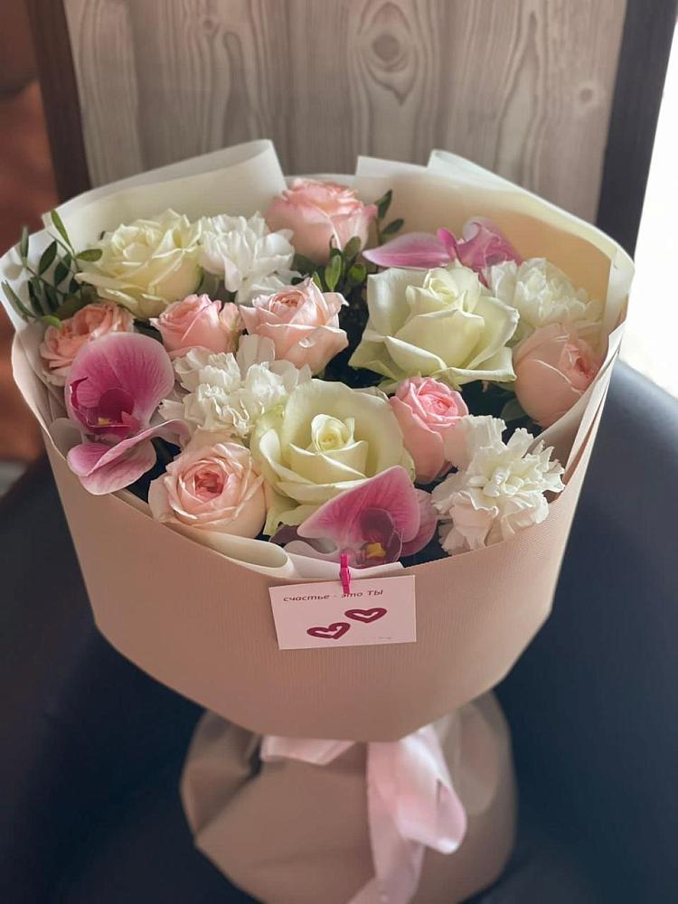 Букет цветов из: Орхидеи, Розы и Гвоздики в Поселок санатория имени Герцена