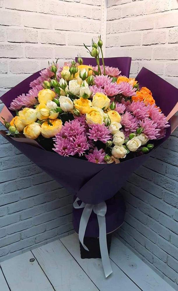 Букет цветов из: Хризантемы и Розы в Поселок санатория имени Герцена