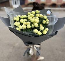 Букет Белые кустовые розы Солинеро в Поселок санатория имени Герцена