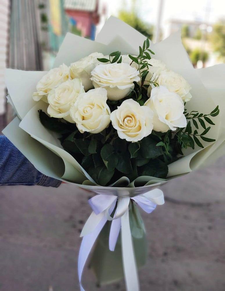 Букет Белые розы Проуд в Поселок санатория имени Герцена