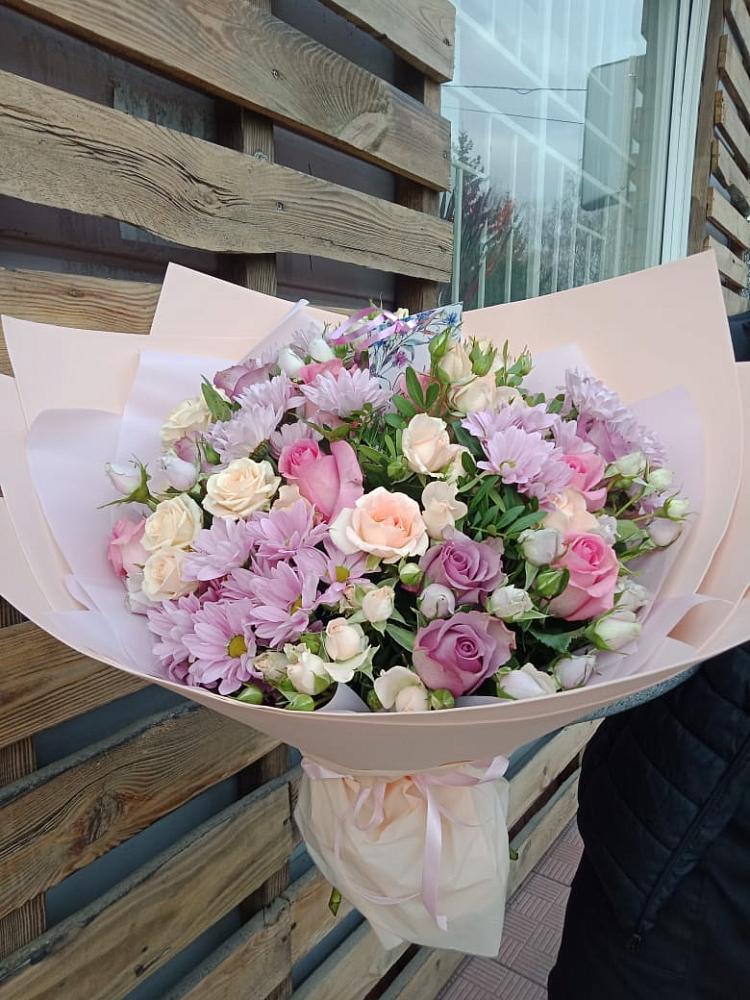 Букет цветов из: Розы и Хризантемы в Поселок санатория имени Герцена