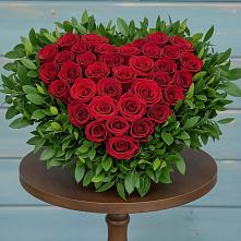 Цветочная композиция из Розы в виде сердца в Поселок санатория имени Герцена