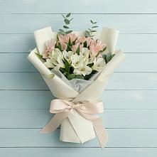 Букет цветов из:  Альстромерии в Поселок санатория имени Герцена