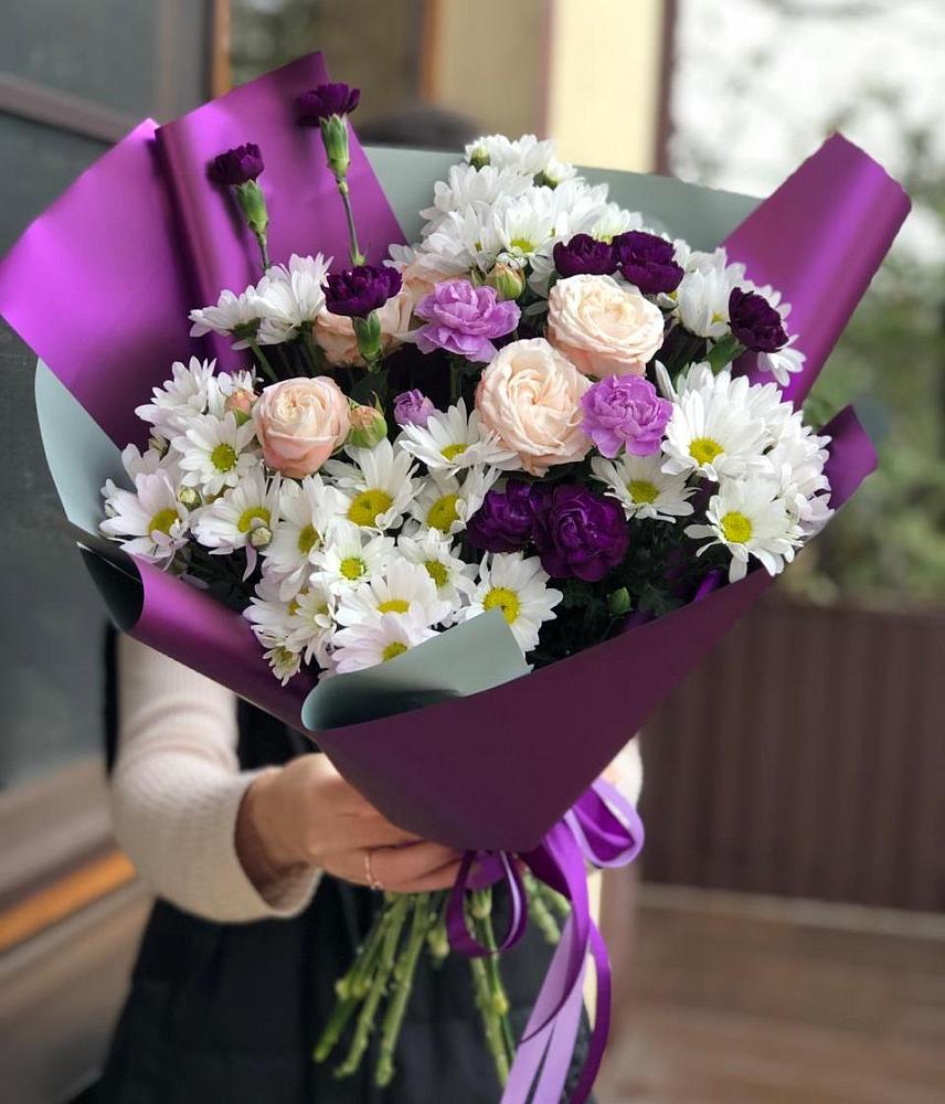 Букет цветов из: Хризантемы, Гвоздики и Розы в Поселок санатория имени Герцена