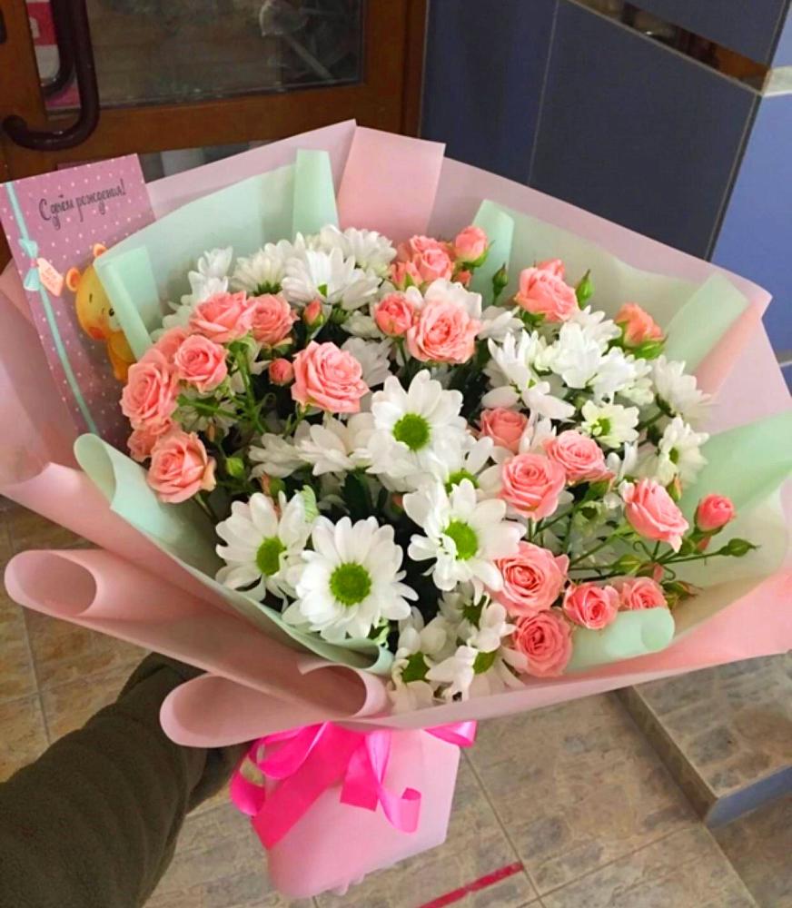 Букет цветов из: Розы и Хризантемы в Поселок санатория имени Герцена