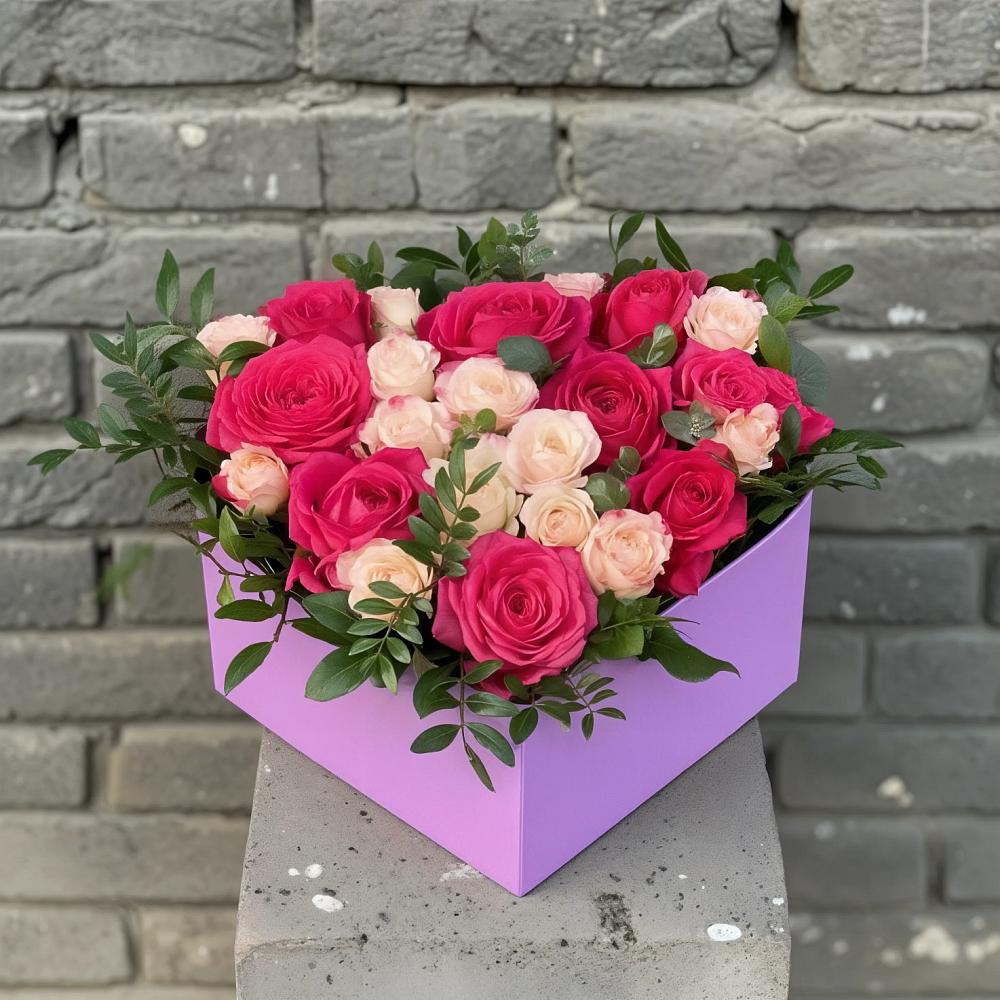 Цветочная композиция из Розы в коробке в Поселок санатория имени Герцена