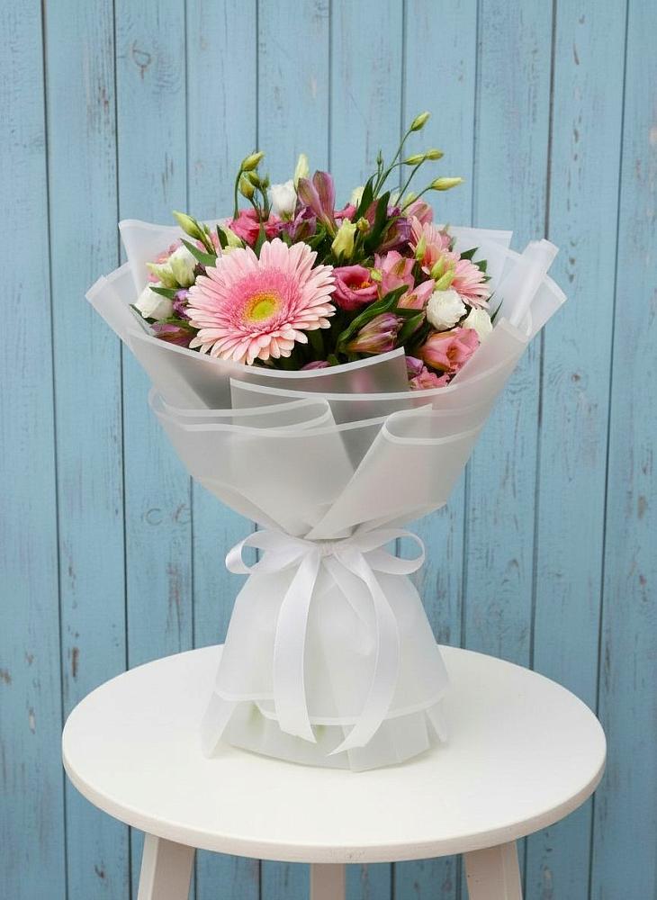 Букет цветов из: Герберы, Альстромерии и Лизиантусы в Поселок санатория имени Герцена