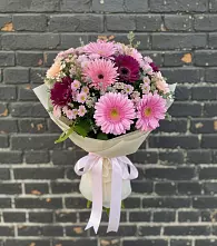 Букет цветов из:  Герберы и Хризантемы в Поселок санатория имени Герцена