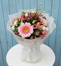 Букет цветов из:  Герберы, Альстромерии и Лизиантусы #REPLACE_PRED# Поселок санатория имени Герцена