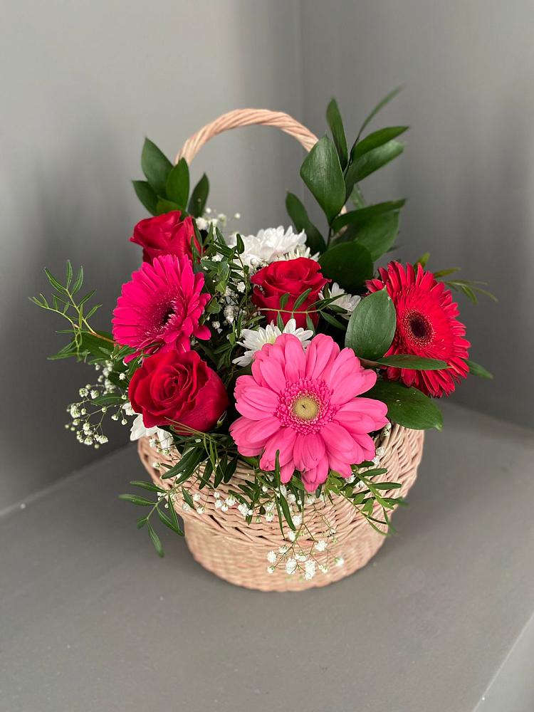 Цветочная композиция из Розы, Хризантемы и Герберы в корзине в Поселок санатория имени Герцена