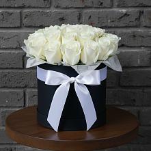 Цветочная композиция из Розы в шляпной коробке в Поселок санатория имени Герцена